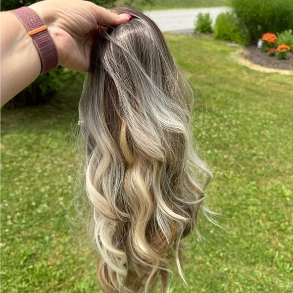 Vanessa luxe Chelsey Smith Cosmetics Wig - Picture 6 of 7